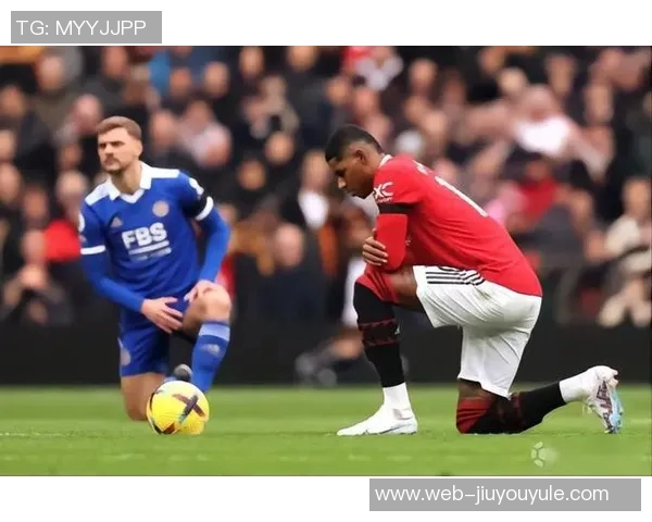 英超球员本周赛前首次单膝下跪共同反对种族歧视行动